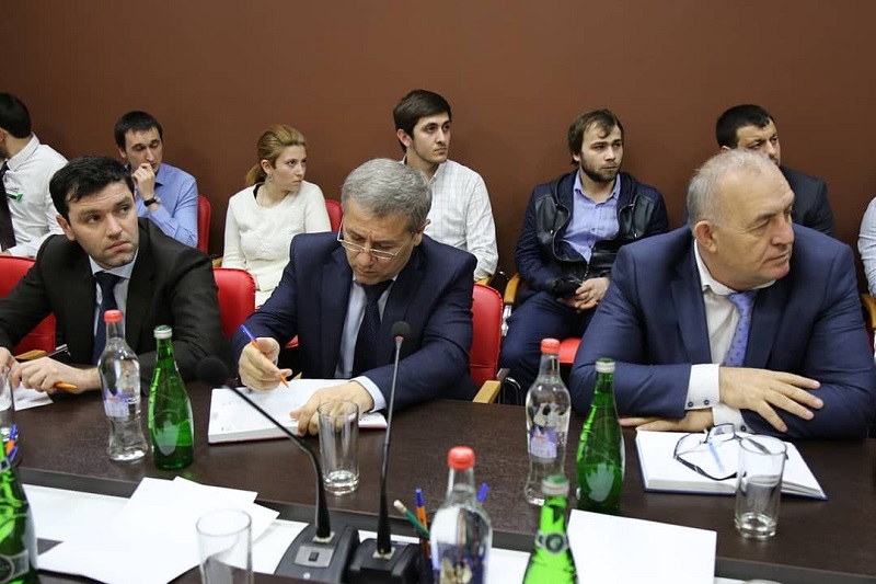В Республиканском МФЦ Екатерина Толстикова провела первое селекторное совещание